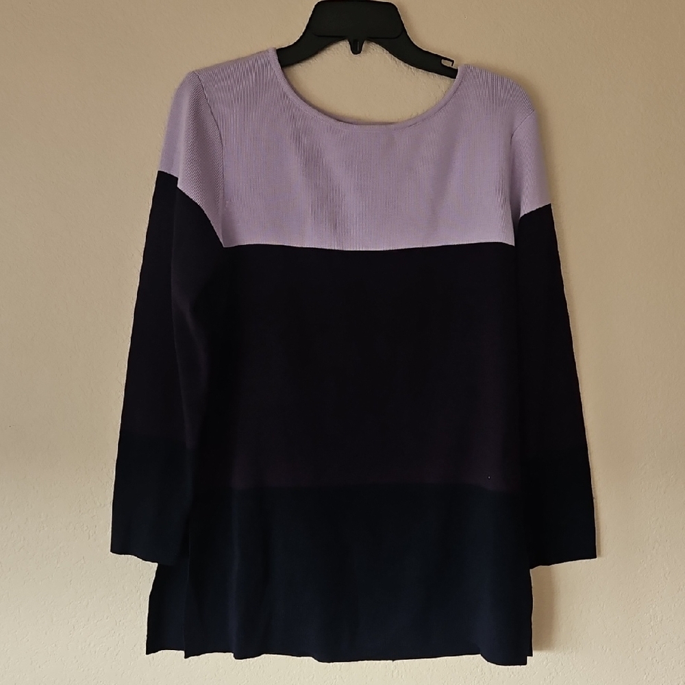 Dana Buchman Lavender and Black Sweater‎ Extra Fine Merino Wool